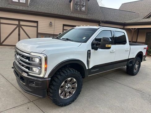 Used 2024 Ford F350 King Ranch w/ FX4 Off-Road Package image 15