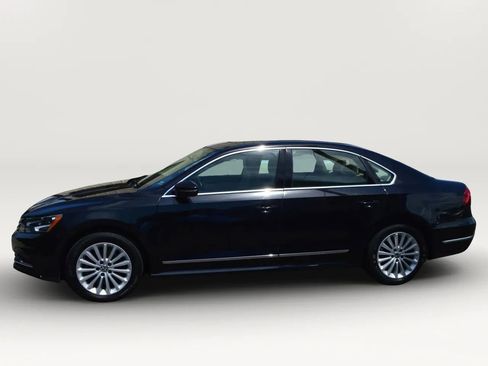 Used 2017 Volkswagen Passat 1.8T SE FWD image 4