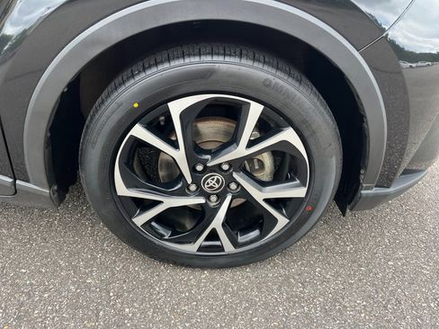 Used 2022 Toyota C-HR XLE FWD image 27