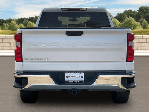 Used 2022 Chevrolet Silverado 1500 LT AWD/4WD image 4