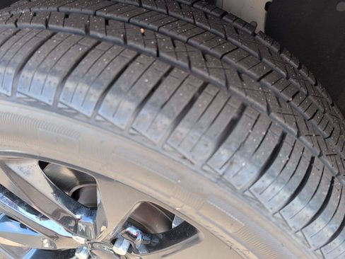 Used 2022 Jeep Grand Cherokee Laredo X RWD image 12