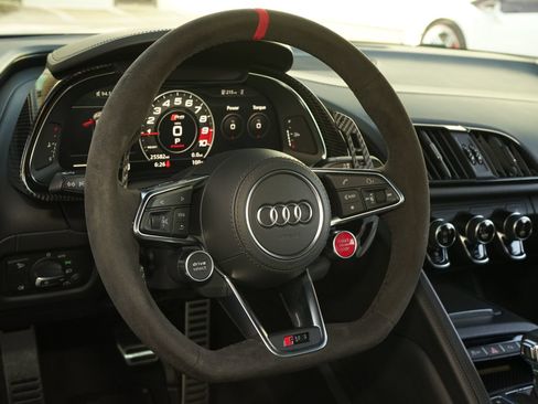 Used 2020 Audi R8 V10 AWD/4WD image 6