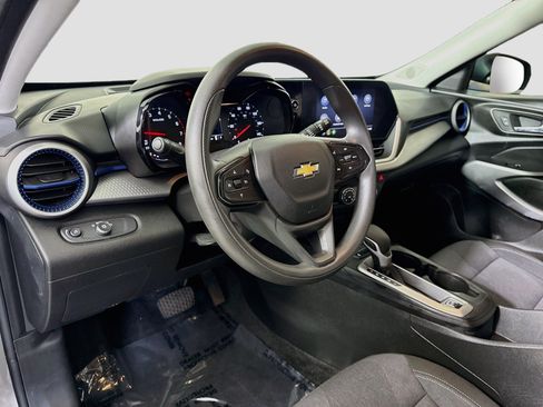 Used 2024 Chevrolet Trax LS FWD image 22