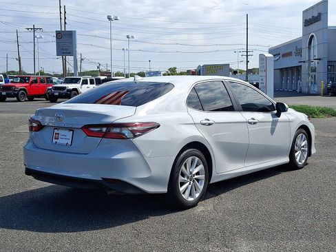 Certified 2022 Toyota Camry LE FWD image 7