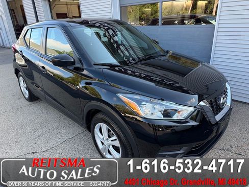 Used 2020 Nissan Kicks S FWD image 1