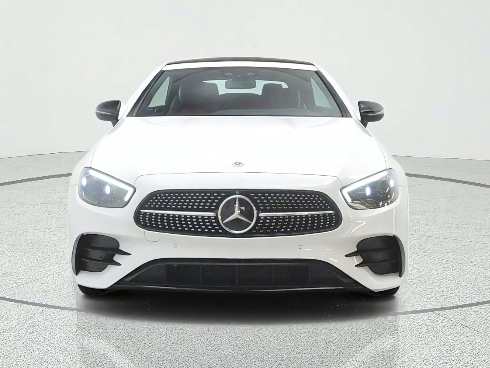 Used 2023 Mercedes-Benz E 450 Cabriolet image 2