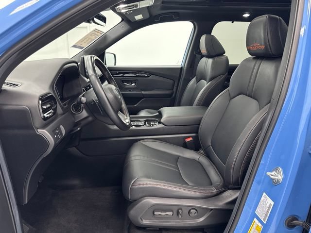 Used 2025 Honda Pilot TrailSport image 26