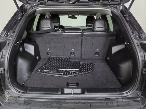 Used 2020 Jeep Cherokee Trailhawk AWD/4WD image 14