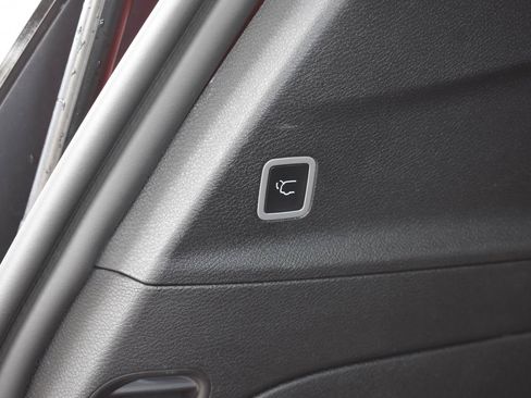 Used 2025 Chrysler Pacifica Select FWD image 18