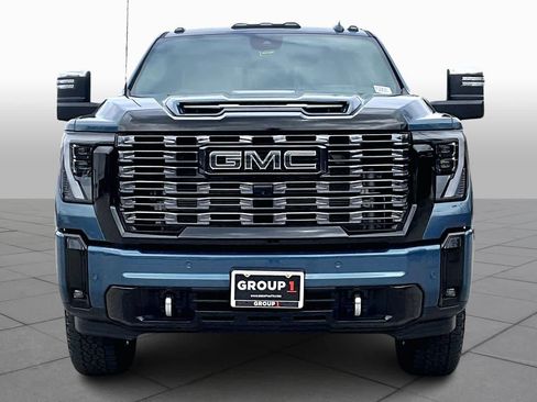 Used 2025 GMC Sierra 2500 Denali Ultimate w/ Max Trailering Package image 4