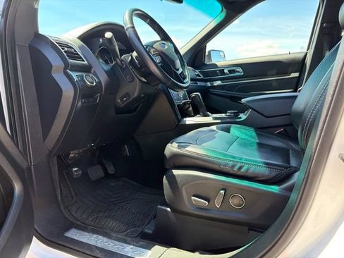 Used 2017 Ford Explorer Limited AWD/4WD image 9