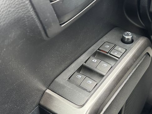 Used 2017 Toyota Tacoma SR5 w/ Tow Package AWD/4WD image 15