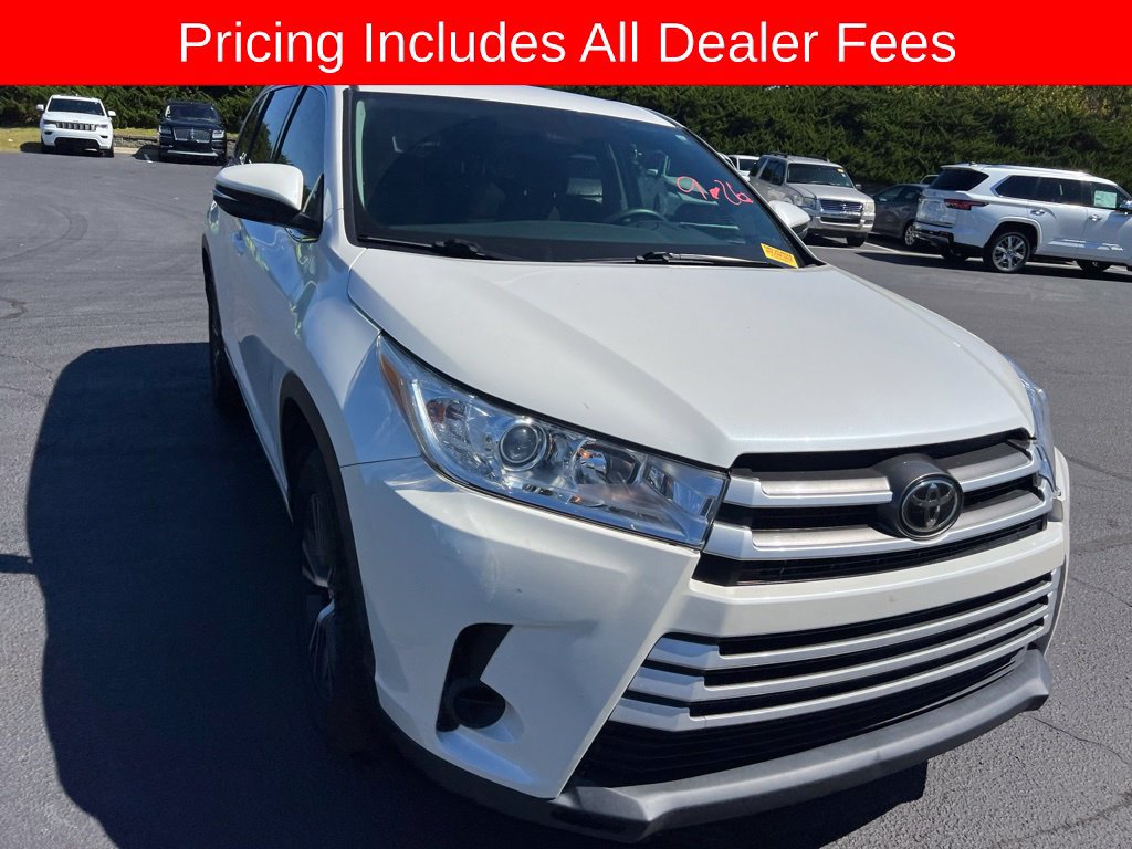 Used 2017 Toyota Highlander LE FWD image 18