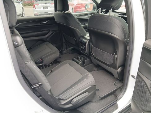 New 2025 Jeep Grand Cherokee L Laredo w/ Luxury Tech Group I image 35