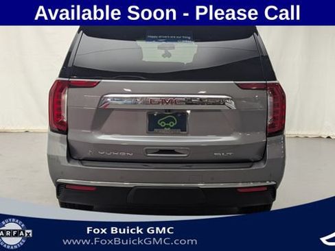 Certified 2023 GMC Yukon XL SLT w/ SLT Premium Package AWD/4WD image 6