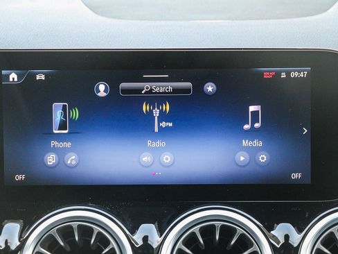 Certified 2025 Mercedes-Benz GLA 250 4MATIC image 13