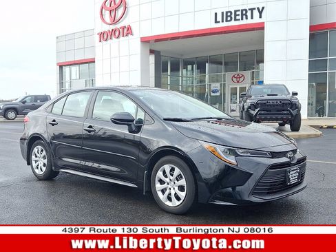 Used 2024 Toyota Corolla LE image 1