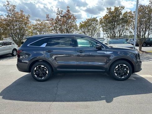 New 2026 Kia Sorento S image 2