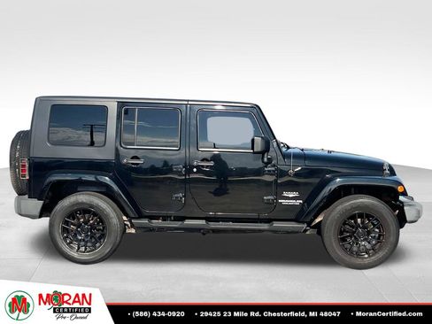 Used 2009 Jeep Wrangler Unlimited Sahara w/ Dual Top Group AWD/4WD image 6