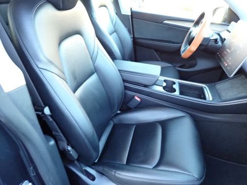 Used 2024 Tesla Model Y Long Range image 19