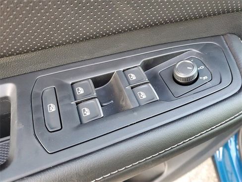 New 2025 Volkswagen Atlas SE image 19