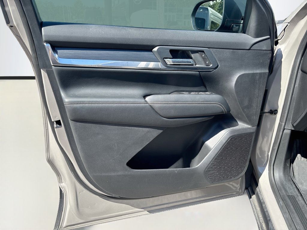 Used 2026 GMC Terrain Elevation w/ LPO, Floor Liner Package FWD image 33