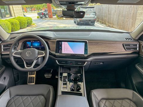 Used 2026 Volkswagen Atlas SEL Premium R-Line AWD/4WD image 33