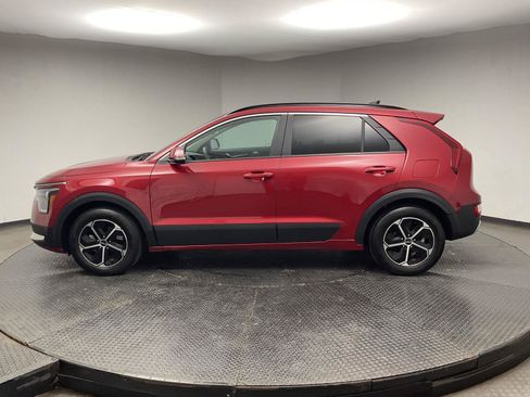 Used 2025 Kia Niro EX FWD image 4