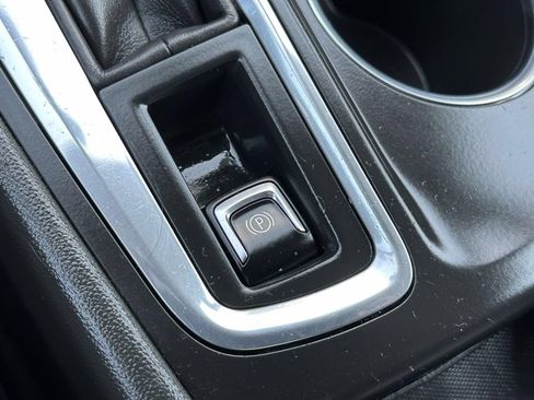 Used 2023 Chevrolet Equinox LT AWD/4WD image 29