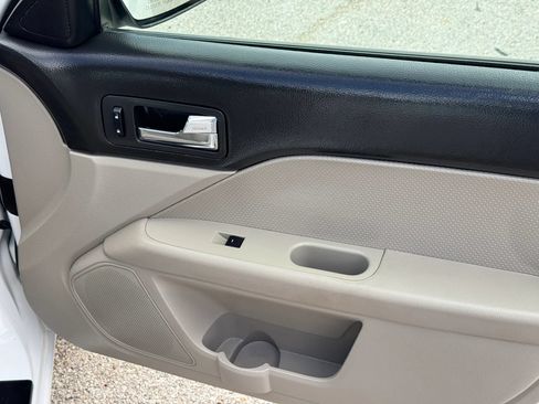 Used 2009 Ford Fusion SEL FWD image 21