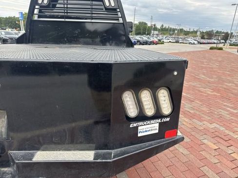 Used 2022 GMC Sierra 3500 Pro w/ Convenience Package AWD/4WD image 11