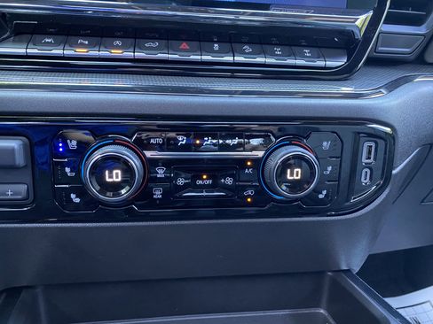 Used 2024 Chevrolet Silverado 1500 ZR2 w/ Technology Package image 19