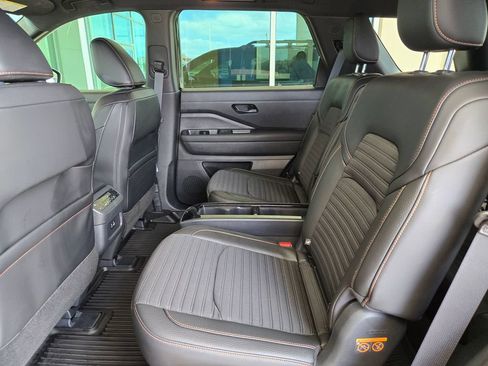 Used 2024 Nissan Pathfinder Rock Creek AWD/4WD image 14