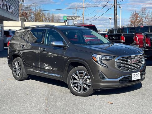 Used 2019 GMC Terrain Denali w/ Comfort Package image 1