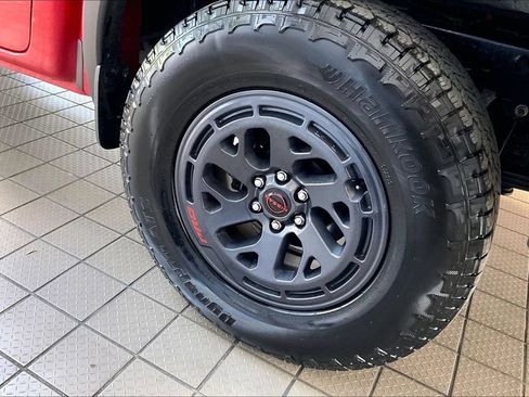 Used 2026 Nissan Frontier PRO-4X AWD/4WD image 32