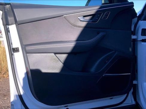 Used 2024 Audi SQ8 Premium Plus w/ Executive Package image 26