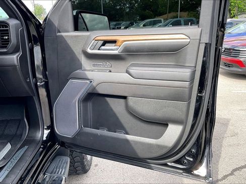 Used 2022 Chevrolet Silverado 1500 High Country w/ Technology Package AWD/4WD image 25