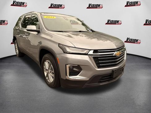 Used 2023 Chevrolet Traverse LT AWD/4WD image 3