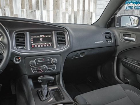 Used 2018 Dodge Charger SXT w/ Blacktop Package RWD image 17