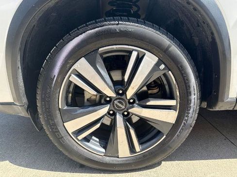 Certified 2024 Nissan Rogue SL AWD/4WD image 3