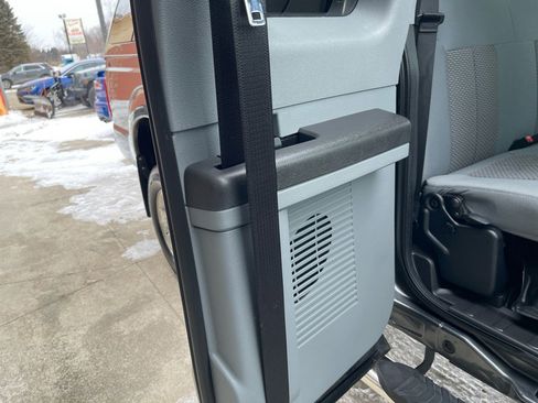 Used 2015 Ford F250 XLT w/ XLT Value Package image 42