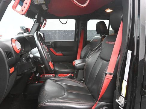 Used 2018 Jeep Wrangler Unlimited Rubicon AWD/4WD image 31