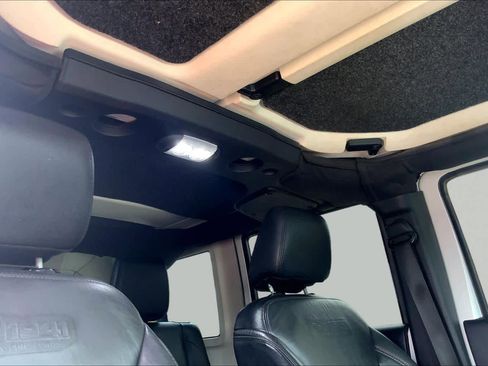 Used 2016 Jeep Wrangler Unlimited Sahara AWD/4WD image 14