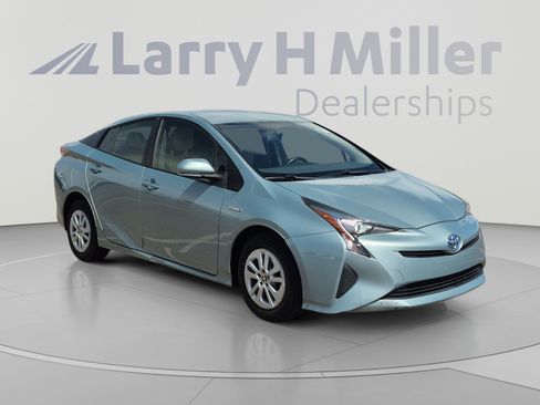 Used 2016 Toyota Prius Two FWD image 7