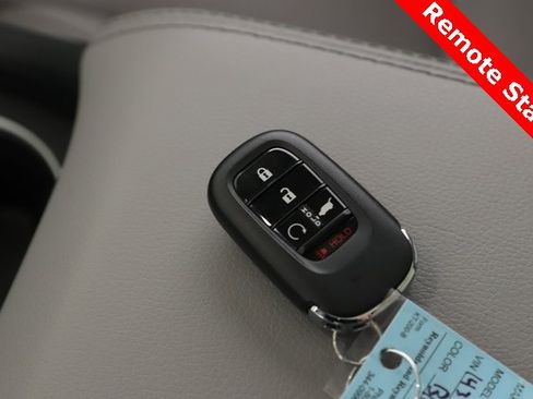 Used 2025 Honda Pilot Elite image 3