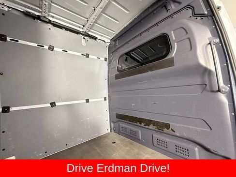 Used 2025 Mercedes-Benz Sprinter 2500 image 25