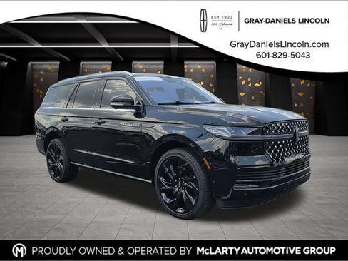 Certified 2025 Lincoln Navigator Black Label AWD/4WD image 1