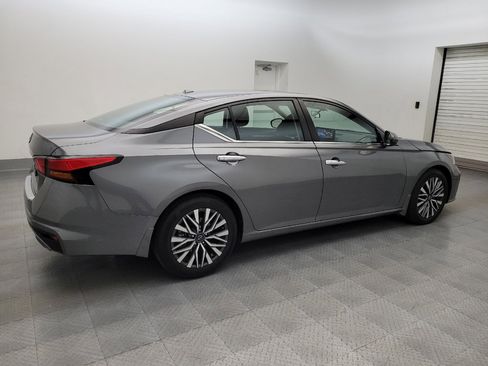 Used 2023 Nissan Altima 2.5 SV w/ SV Premium Package FWD image 10