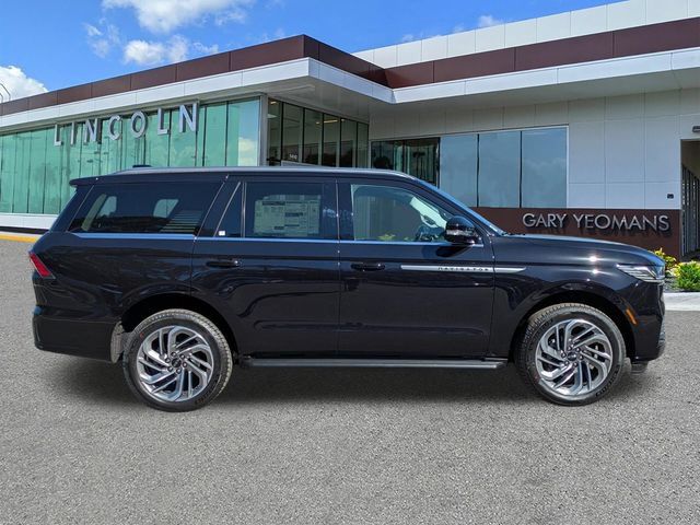 New 2026 Lincoln Navigator Premiere AWD/4WD image 3