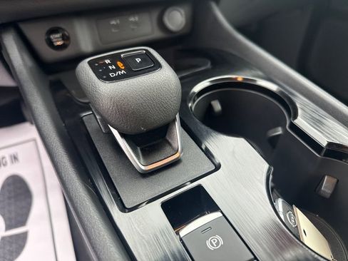 Used 2025 Nissan Rogue S image 25